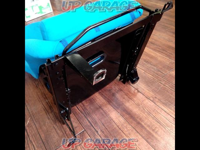Unknown Manufacturer
Full bucket seat
Jimny with rails-05