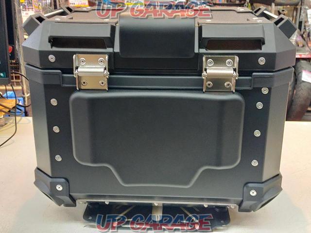 Unknown Manufacturer
aluminum rear box
External dimensions: Width 47x Height 37x Height 34cm-02