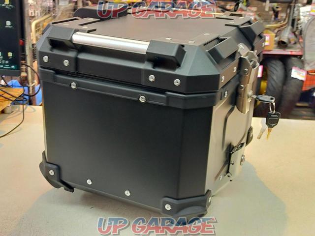 Unknown Manufacturer
aluminum rear box
External dimensions: Width 47x Height 37x Height 34cm-03