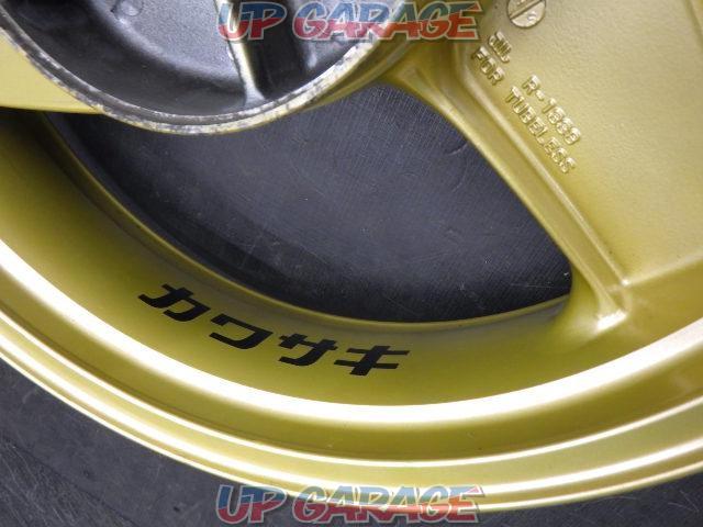 KAWASAKI genuine wheels
Front and rear
Set
ZRX400(04) removal-03