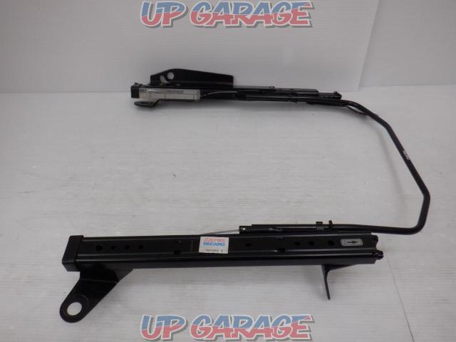For the right-hand side
RECARO
Reclining seat rail
2082.513.2
RX-7
SE3P-06