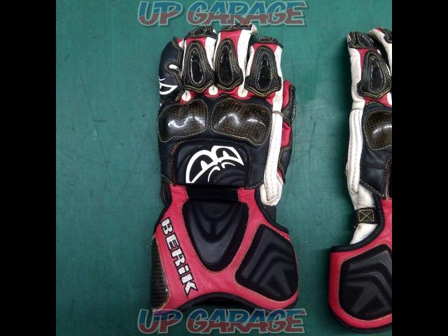 BERIK
racing gloves 2.0
Size: Unknown-02
