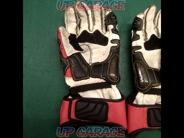 BERIK
racing gloves 2.0
Size: Unknown-05