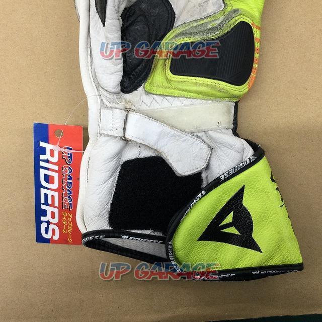 DAINESE racing gloves
Rossi replica
Size: L-04