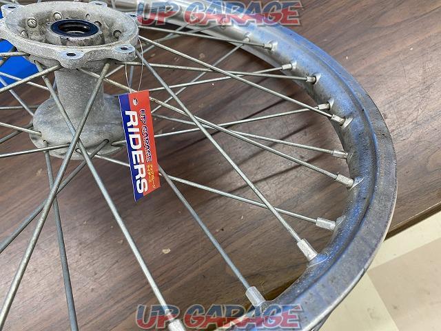 Genuine front wheel
CRF250R (‘10) removed-08
