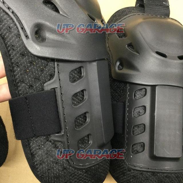 Unknown Manufacturer
Knee protector-08