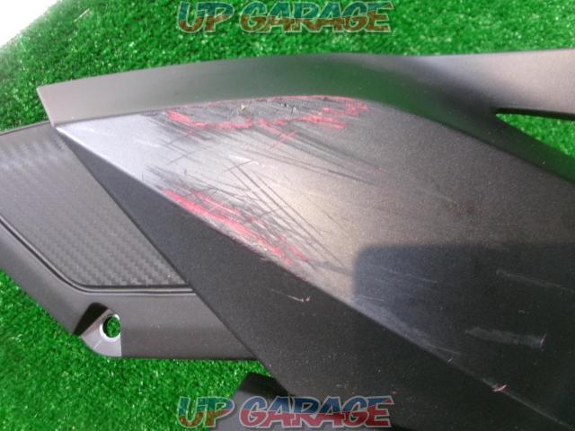 CBR650R (removed from 23 year model) HONDA genuine
Side cover right
64211-MKN-D100/64232-MKN-D100 stamped-04