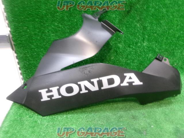 CBR650R (removed from 23 year model) HONDA genuine
Side under cowl right
64270MKN-D100 stamped-08