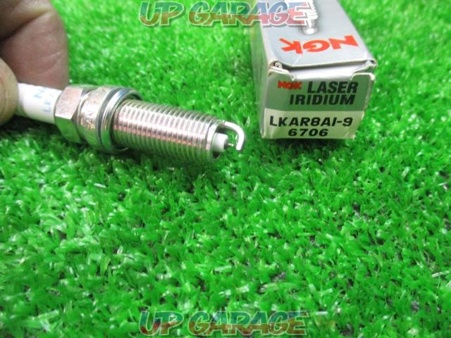 1NGKLKAR8AI-9
Spark plug
Unused item-02