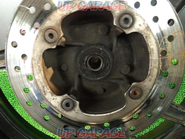 Removed from VTR250 (carburetor vehicle)
Genuine
Rear wheel-04