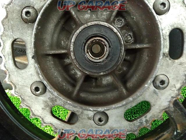 Removed from VTR250 (carburetor vehicle)
Genuine
Rear wheel-09