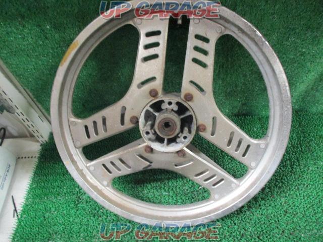 HONDA genuine front wheel
Magna 50 (year unknown)-04