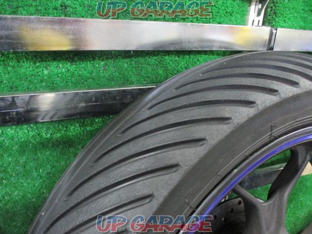 YAMAHA genuine wheel front and rear set
Equipped with DUNLOP rain tires
YZF-R25 (RG10J)-02