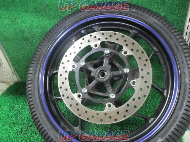YAMAHA genuine wheel front and rear set
Equipped with DUNLOP rain tires
YZF-R25 (RG10J)-09