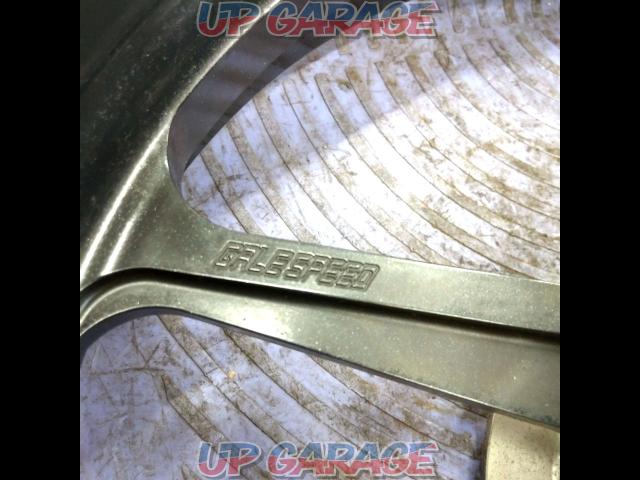 Translation
GALESPEED
TYPE-R front wheel
YZF - R1 ('98 - '99)-04