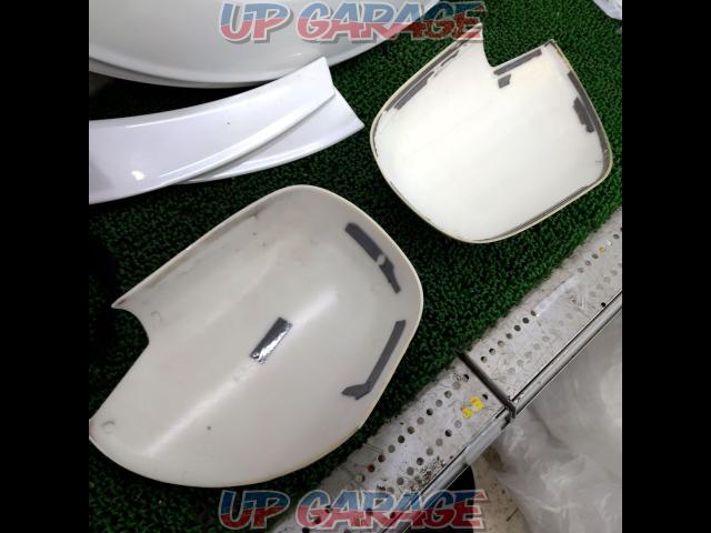 Unknown Manufacturer
Door mirror cover
Hiace 200-02