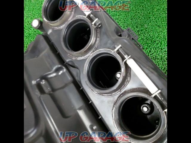 KAWASAKI
Genuine air cleaner box ZX-10R/race base (removed from ’18 car)-06