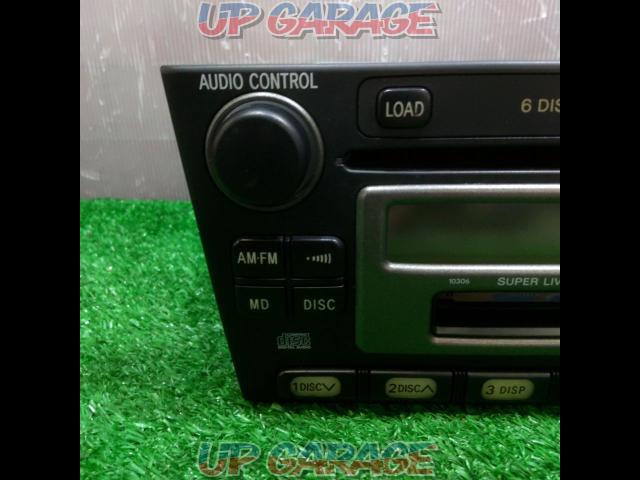 Toyota genuine
Altezza / SXE10 genuine
6-disc CD changer-03