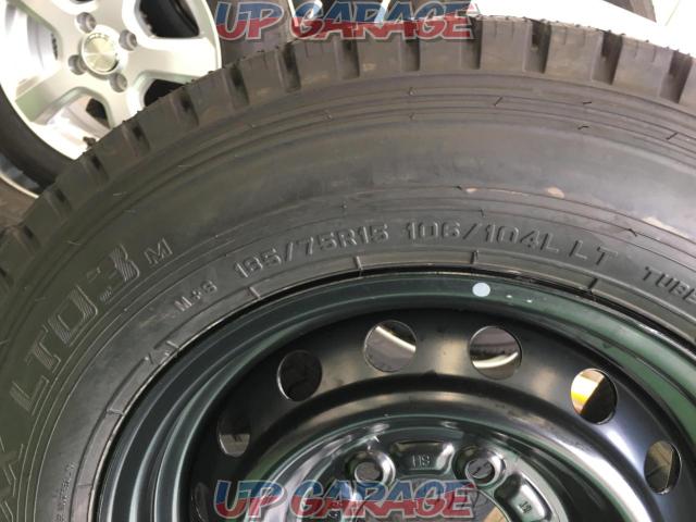 TOYOTA
Hiace 200 genuine steel wheels
+
DUNLOP
WINTER
MAXX
LT03M-06