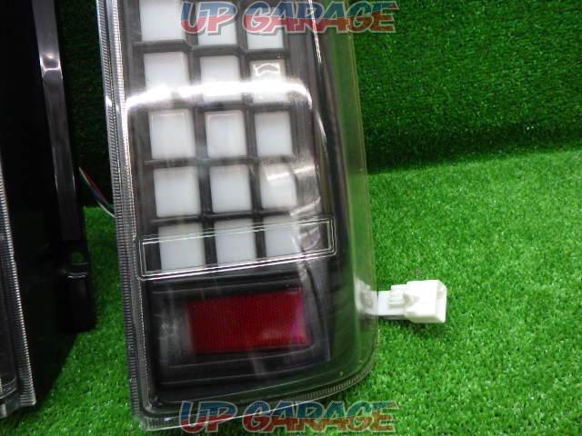 Unknown Manufacturer
200 series Hiace tail lens
Sequential winker-03