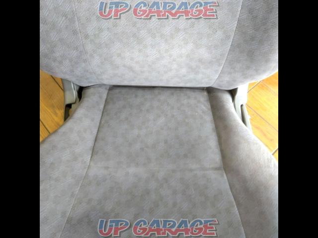 TOYOTA
Hiace 200 series type 1
Genuine front passenger seat-04