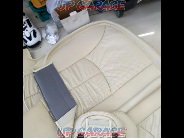 K12 March Clazzio
Seat Cover
Off white-04