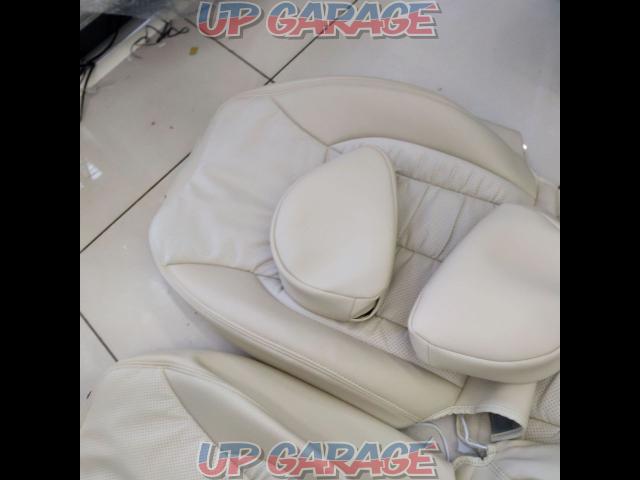 K12 March Clazzio
Seat Cover
Off white-06