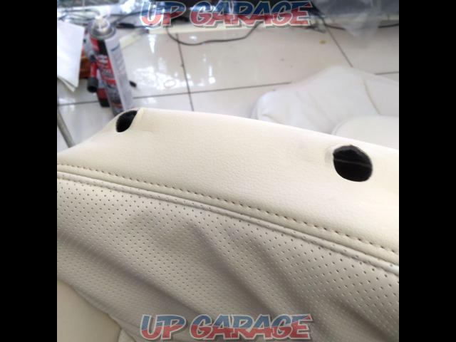 K12 March Clazzio
Seat Cover
Off white-08