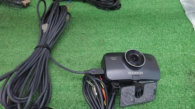 Front and rear camera
KENWOOD
DRV-MR760-02