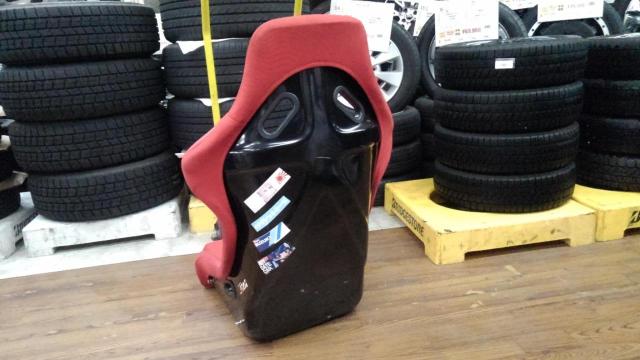 Unknown Manufacturer
Full bucket seat
Red-06