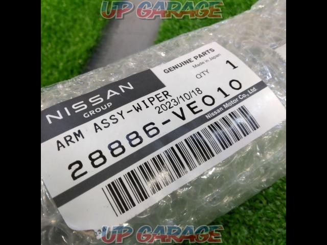 NISSAN
Genuine wiper 28886-VE010)-02