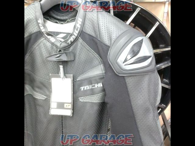 Size: L (EU52)RSTaichi NXL305
GP-WRX
R305
Leather suits-03
