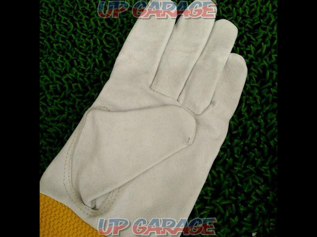 Unknown Manufacturer
Leather Gloves-04