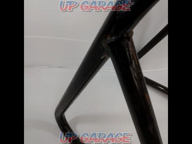 Load capacity unknown Manufacturer unknown
Rear maintenance stand-06