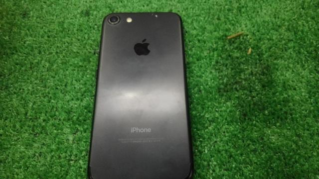 apple iphone7 ブラック-02