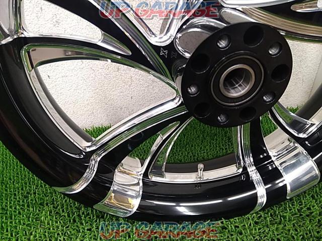 Harley
Performance
Machine/Extreme Machine
Cruise
Rear wheel
platinum cut
18×4.25 for rear-02