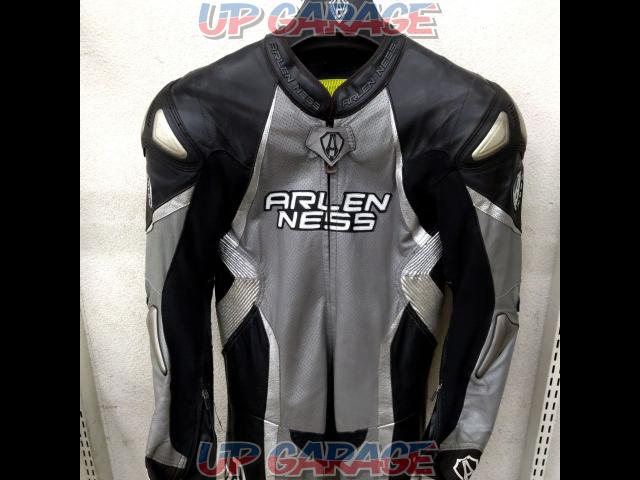 ARLEN
NESS racing suit
Size M-02