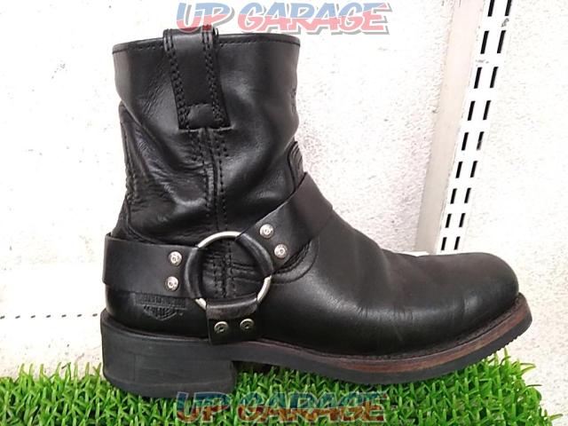 Harley
Leather riding boots
Size:7.1/2-06