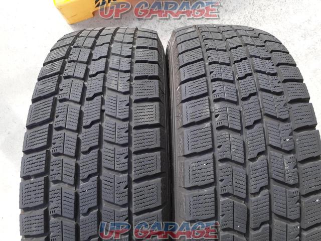 2 white containers GOODYEAR
ICE
NAVI
7
225 / 60R17-06