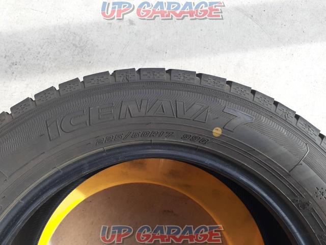 1 white container GOODYEAR
ICE
NAVI
7
225 / 60R17-08