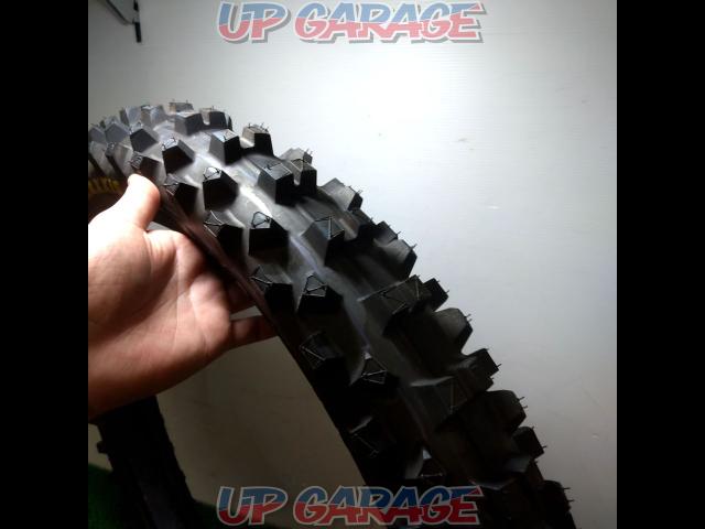 MAXXIS
90 / 90-21
One only-06