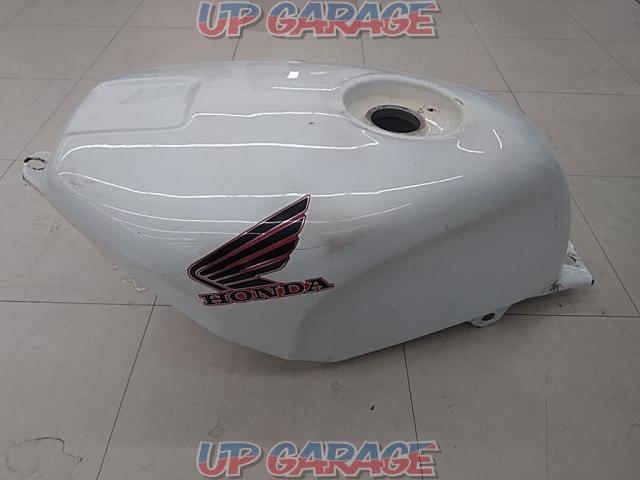 HONDA
NSR250R
Fuel tank
white-02