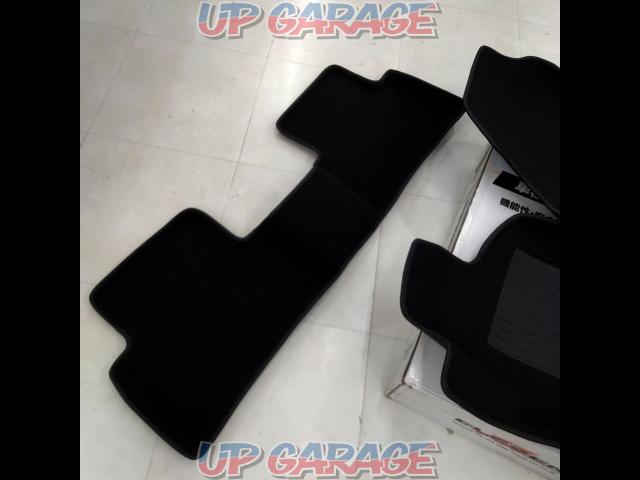 Clazzio
Special mats for each car type
3D floor mat-04