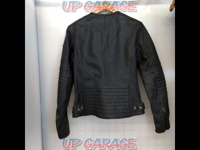 ARLENNESS
Leather jacket
M size-04
