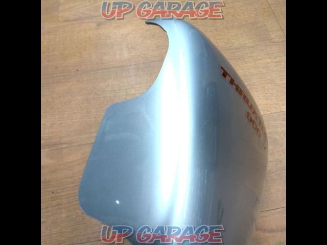 Triumph
Thruxton 900 genuine side cover
Left only-04