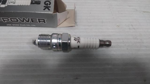 Mekemon Wagon
NGK
Spark plug
UR5(2771)-03