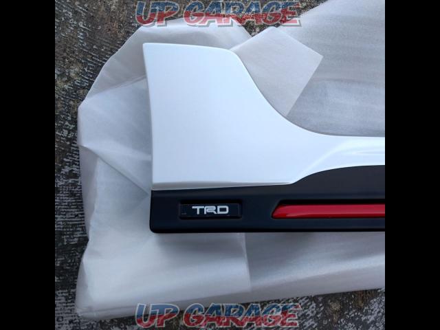 TRD
Side skirts
Corolla Sports
※ RH side only-02