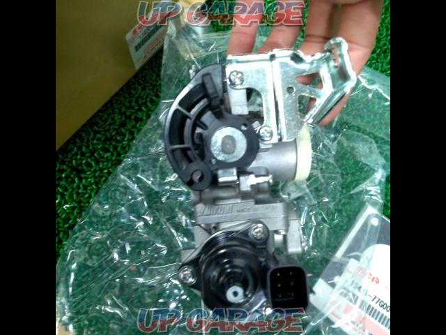 SUZUKI
Genuine throttle body
 Wagon R
RR(MH21S)-06