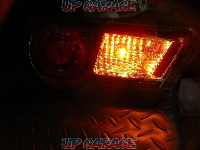 Toyota genuine 86/BRZ
ZC6 / ZN6
tail lamp
Removed from early 86
LH / passenger side only-10