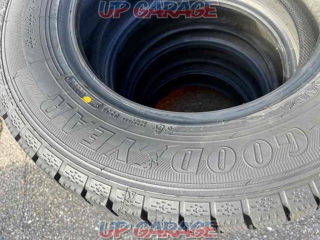 GOODYEAR
ICE
NAVI
7
185 / 70R14
Made in 2023
Four-02